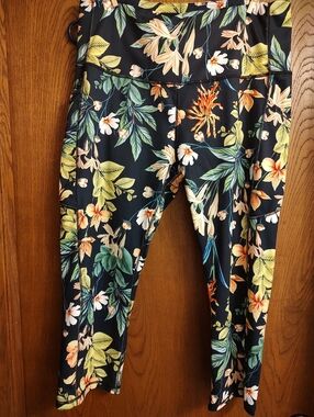 ododos Women's Capri Leggings